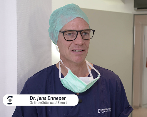 Dr. Jens Enneper erklärt die Vorteile der Arthroskopie des Knies mit dem Nanoskop