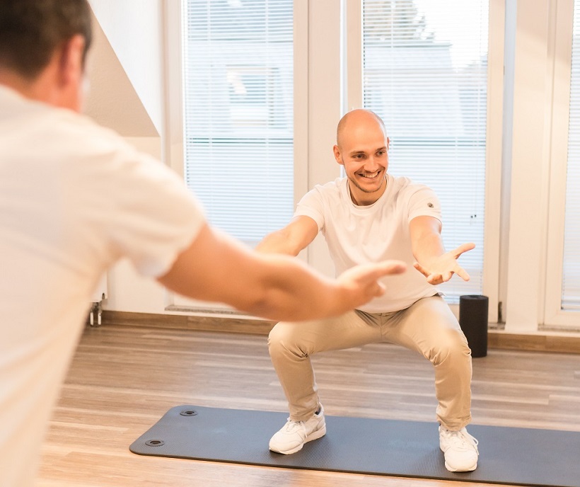 Jan Kulmann im Trainingsraum Orthopädie und Sport